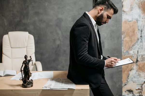 L'influence juridique sur l'évolution des franchises : une analyse approfondie